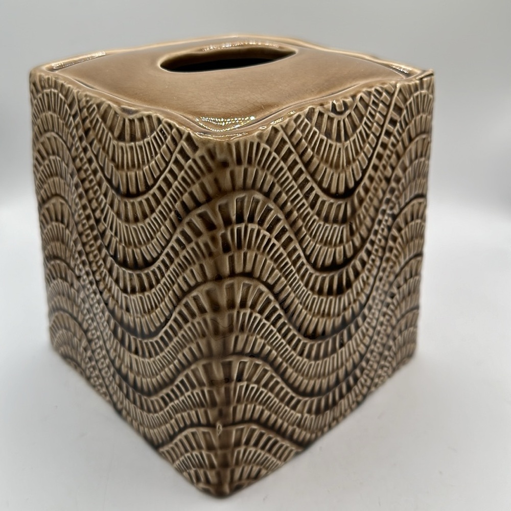Cream/brown/tan square tissue box holder/cover - Picture 5 of 6